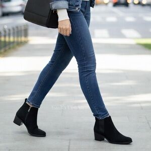 DV by Dolce Vita Collyns Black Faux Suede Ankle Booties Size 7 New With Box